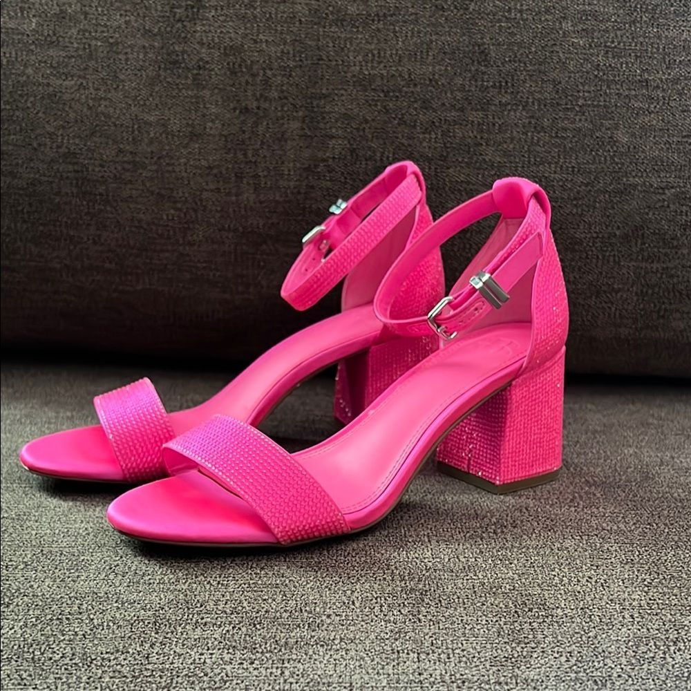 New GB Block Heel Bling Sandals in Barbie Pink Size 6.5M